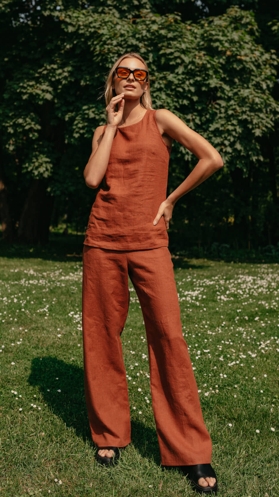 Plytinės spalvos kostiumėlis "Emilė" CMF234