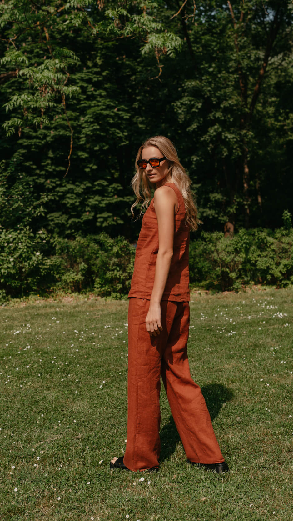 Plytinės spalvos kostiumėlis "Emilė" CMF234