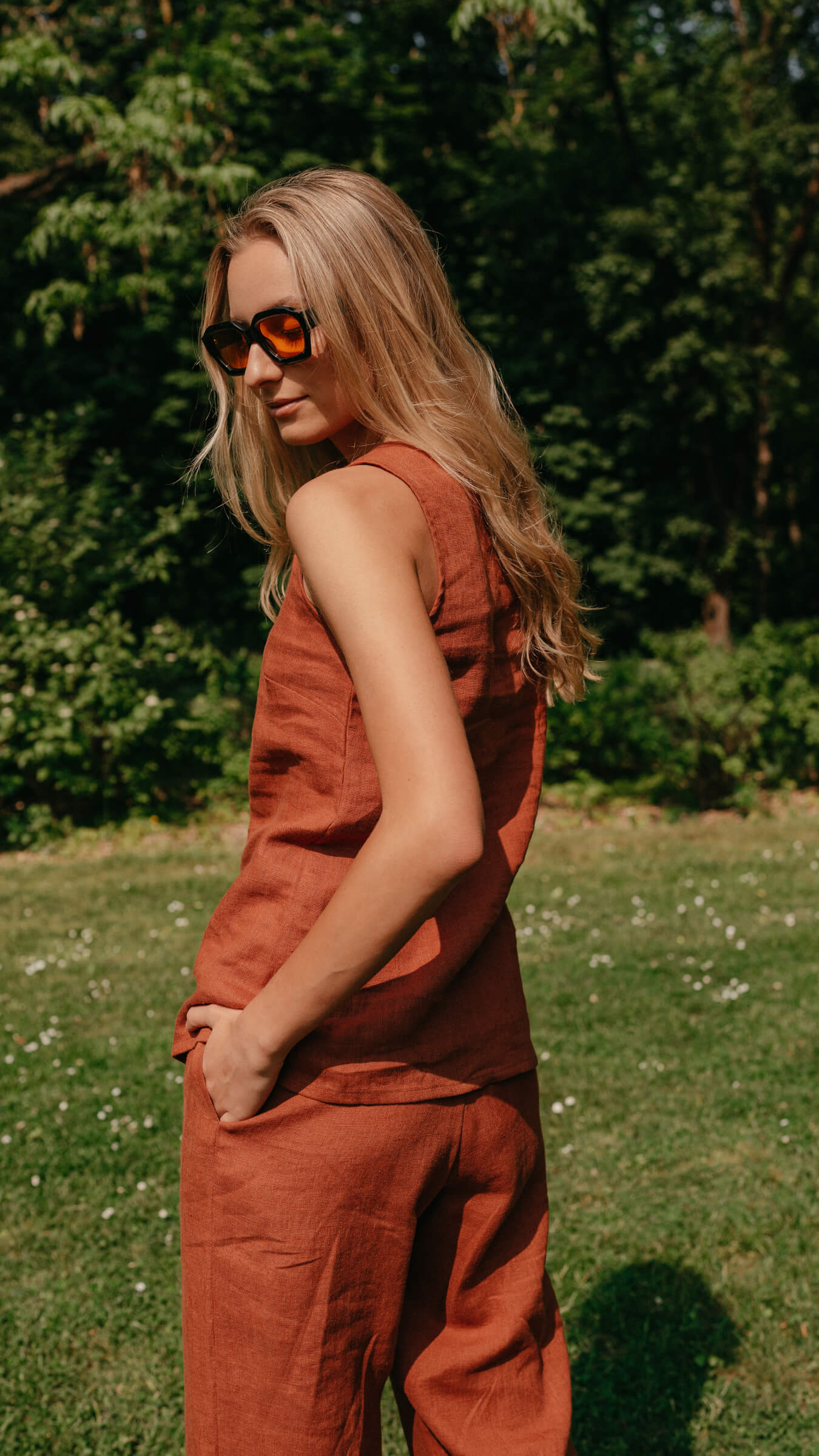 Plytinės spalvos kostiumėlis "Emilė" CMF234