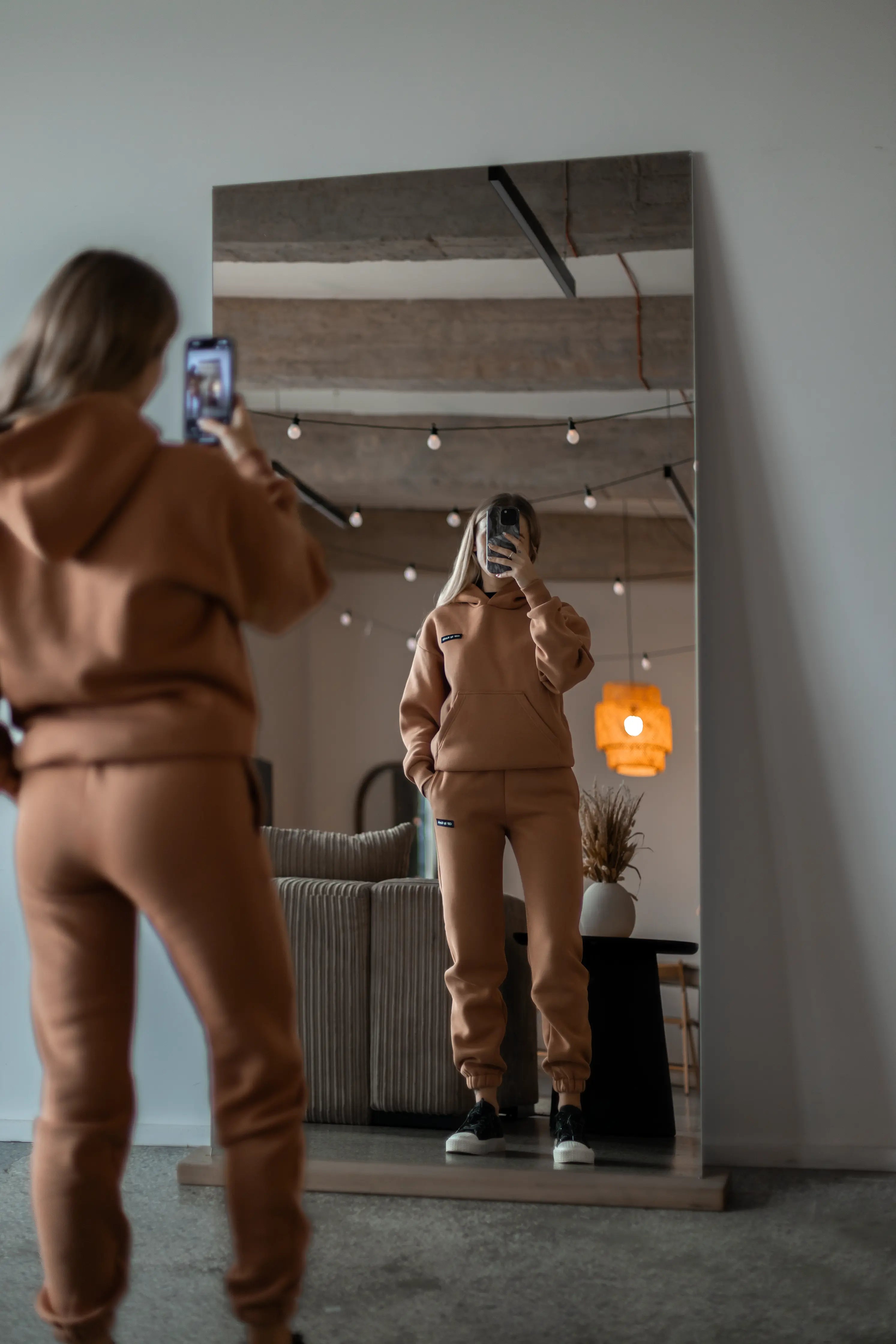 Mocha mousse atspalvio cutmyfashion treningas, puikiai tinka poilsiui ir pasivaikščiojimams gamtoje