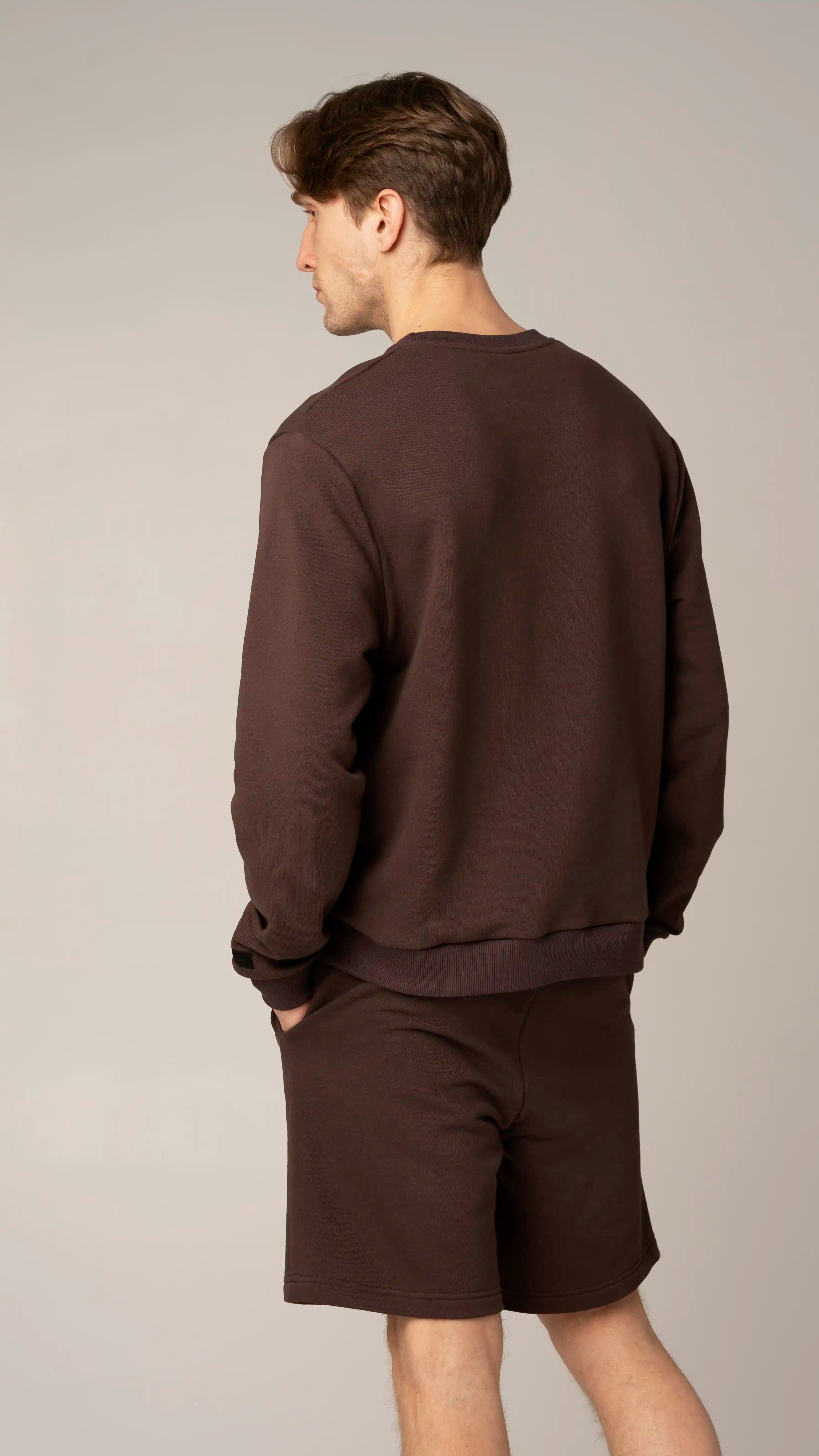 Vyriški rudos spalvos laisvalaikio treningai pavasariui ir vasarai su šortais ir džemperiu